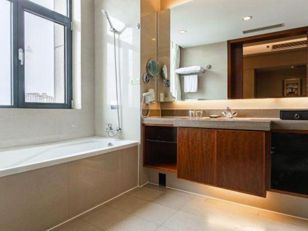 Qingdao Blue Horizon Hotel Licang Kültér fotó