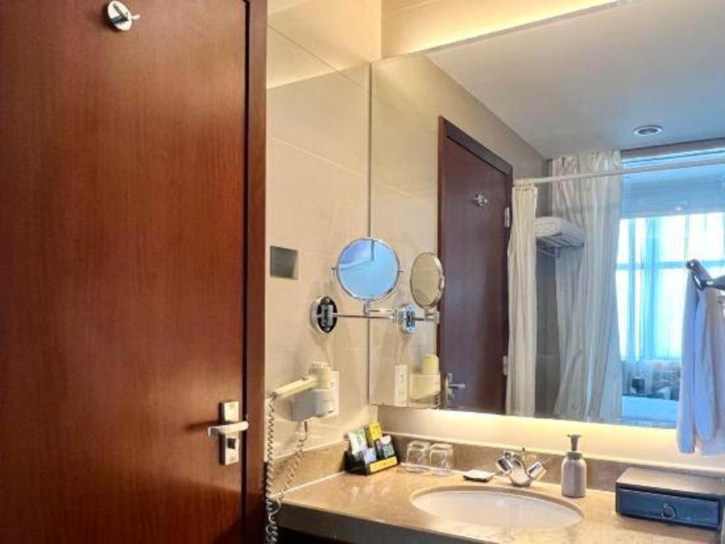 Qingdao Blue Horizon Hotel Licang Kültér fotó